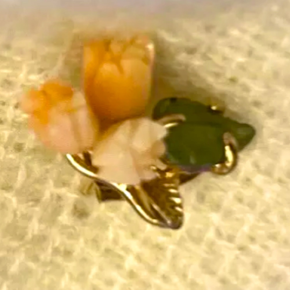 Vintage Carved Peach Coral Tulip Flower Jade Leaves Pierced Earrings - Picture 4 of 12
